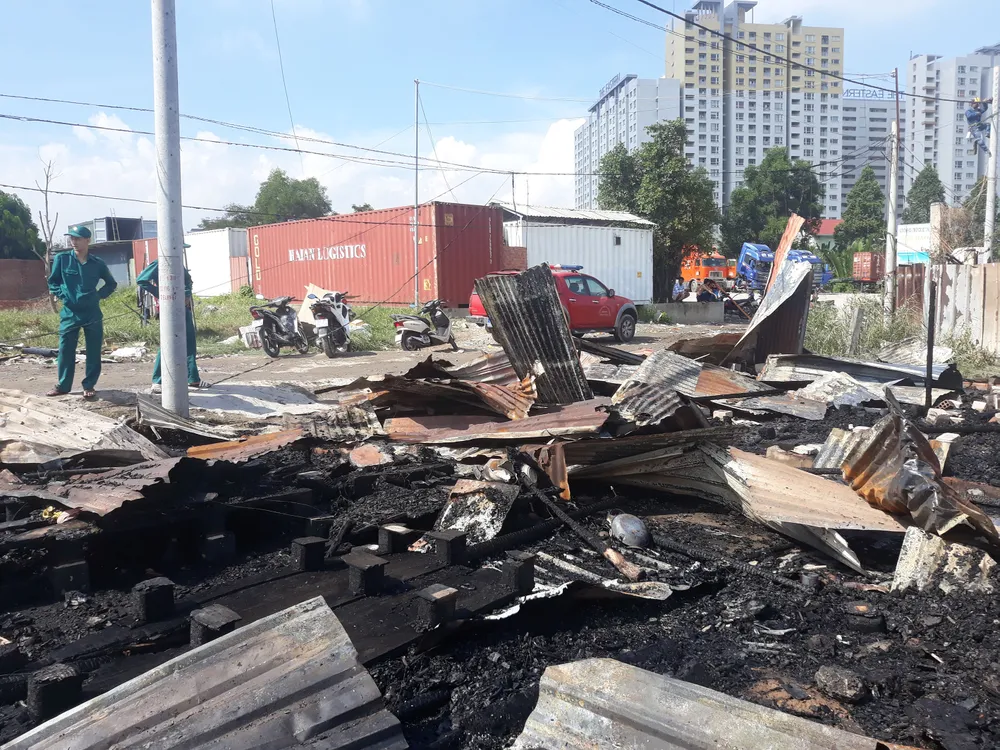 VIDEO: Hỏa hoạn thiêu rụi khu lán tạm của công nhân ảnh 10