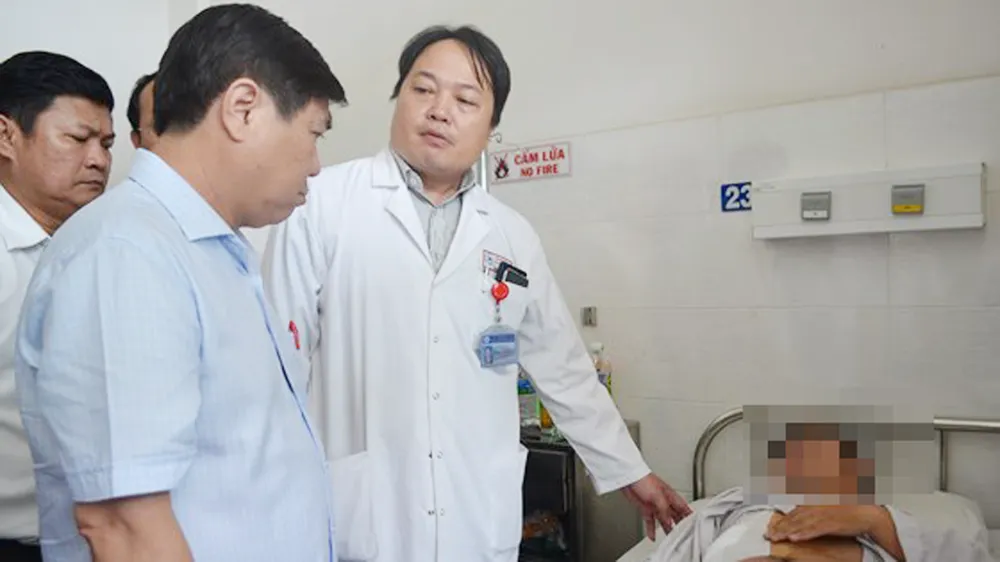 Chủ tịch UBND TPHCM: Công an TPHCM phải tìm biện pháp bảo vệ các “hiệp sĩ đường phố“ ảnh 2