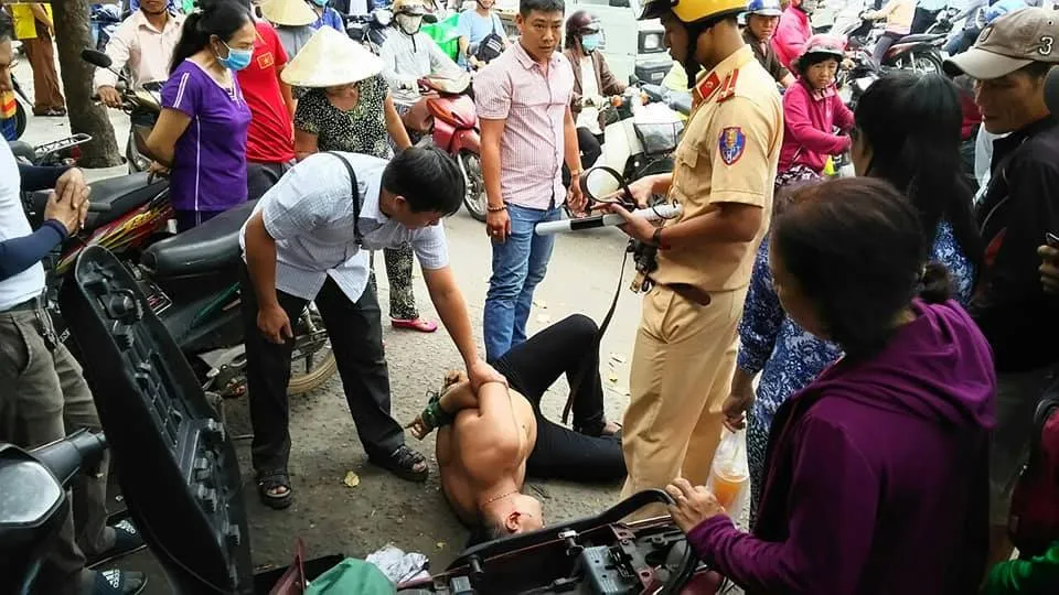 CSGT cùng dân truy đuổi, bắt gọn đối tượng trộm xe ảnh 1 CSGT cùng dân truy đuổi, bắt gọn đối tượng trộm xe ảnh 1