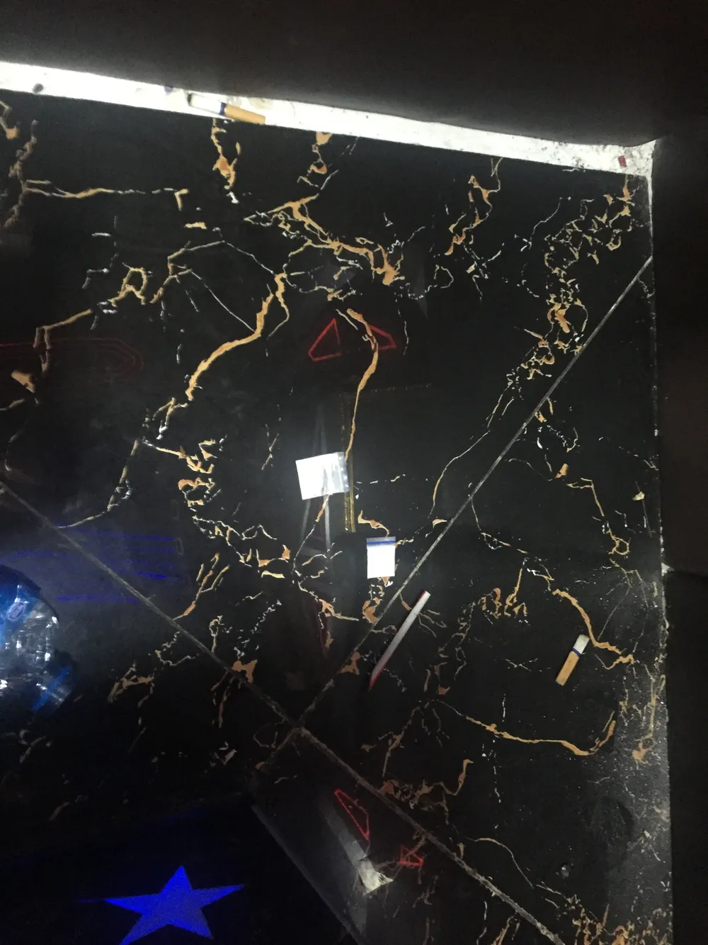 Đột kích nhà hàng, khách sạn ở trung tâm TPHCM, gần 100 nữ tiếp viên ăn mặc hở hang ảnh 10