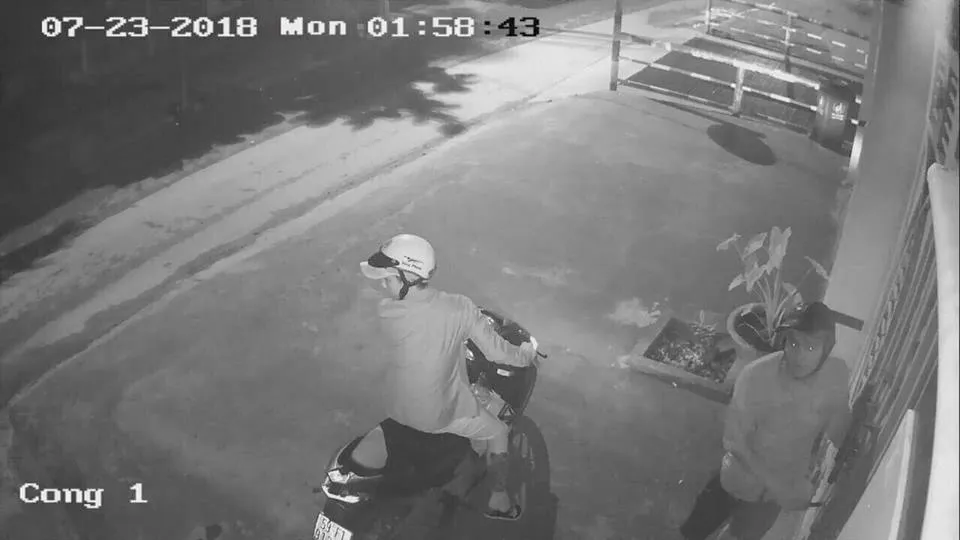 Hình ảnh cắt từ camera an ninh ghi nhận vụ việc. Ảnh cắt từ trích xuất camera