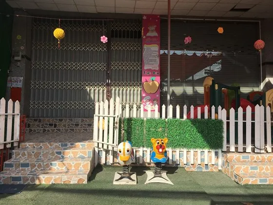 TPHCM: Đình chỉ cơ sở mầm non có bảo mẫu bạo hành bé gái 5 tuổi ảnh 1