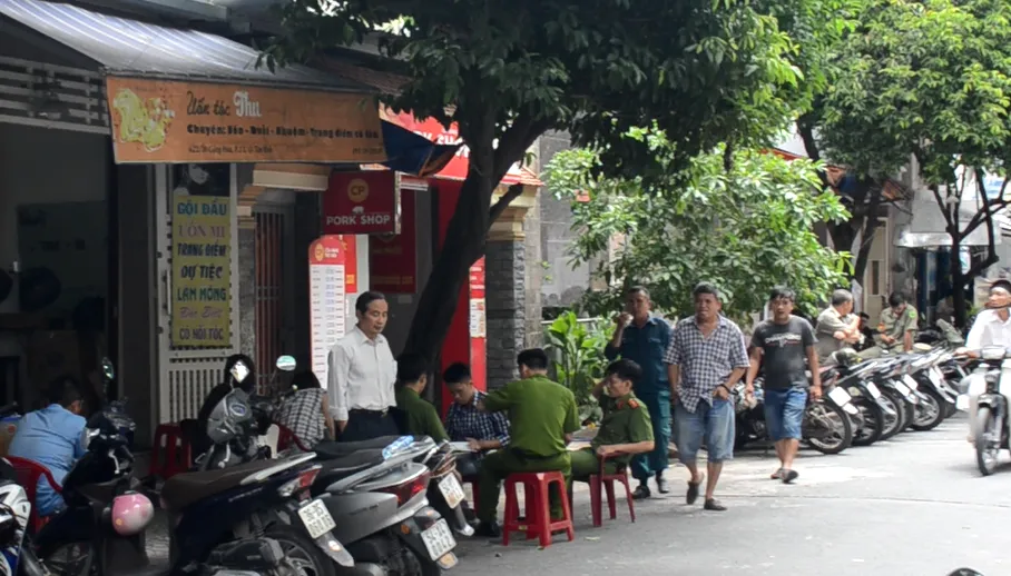 Một người nước ngoài tử vong tại nhà trọ ở quận Tân Bình ảnh 2 Một người nước ngoài tử vong tại nhà trọ ở quận Tân Bình ảnh 2