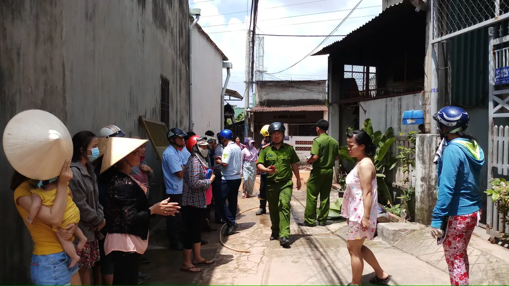  Cháy nhà dân ở quận Thủ Đức, nhiều người hốt hoảng ảnh 6