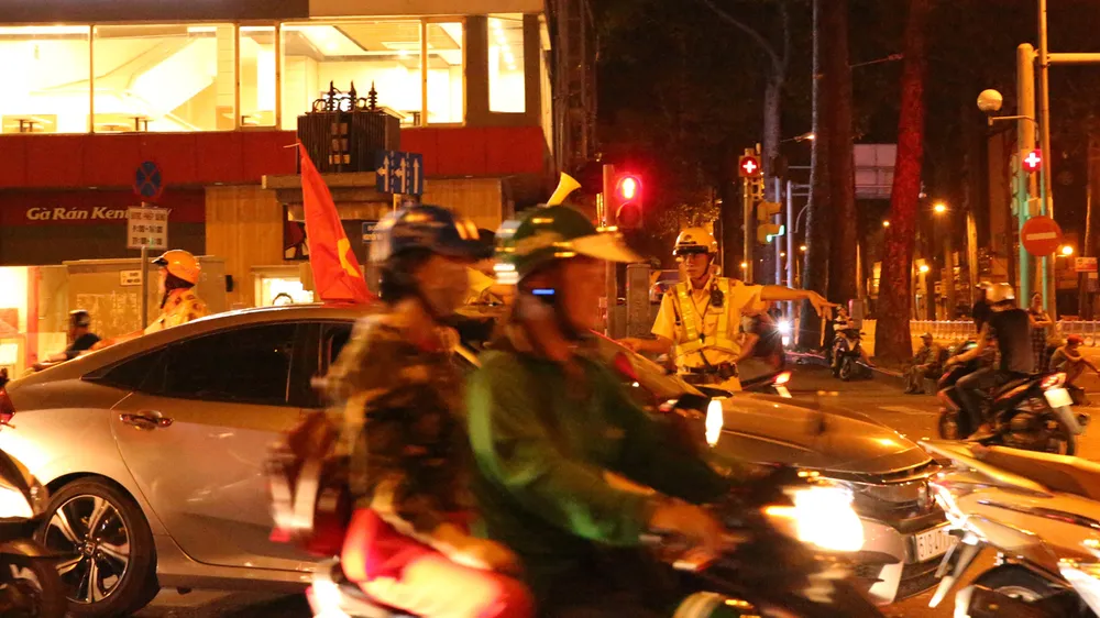 “Đi bão” sau trận đấu Việt Nam - Mailaysia, 84 trường hợp bị xử phạt ảnh 8 “Đi bão” sau trận đấu Việt Nam - Mailaysia, 84 trường hợp bị xử phạt ảnh 8