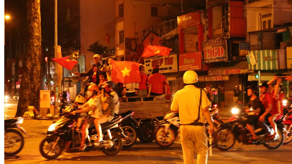 “Đi bão” sau trận đấu Việt Nam - Mailaysia, 84 trường hợp bị xử phạt ảnh 14 “Đi bão” sau trận đấu Việt Nam - Mailaysia, 84 trường hợp bị xử phạt ảnh 14