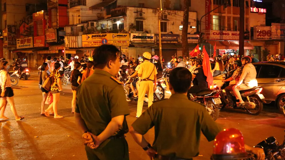 “Đi bão” sau trận đấu Việt Nam - Mailaysia, 84 trường hợp bị xử phạt ảnh 15 “Đi bão” sau trận đấu Việt Nam - Mailaysia, 84 trường hợp bị xử phạt ảnh 15