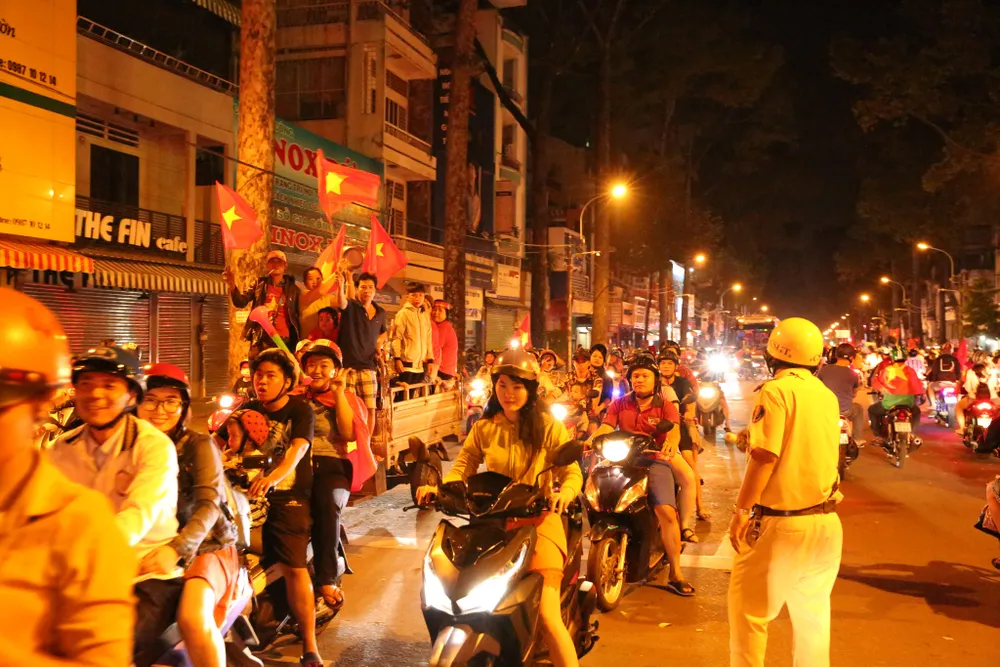 Triển khai công tác đảm bảo trật tự, ATGT trước, trong và sau trận chung kết AFF Cup ảnh 3 Triển khai công tác đảm bảo trật tự, ATGT trước, trong và sau trận chung kết AFF Cup ảnh 3