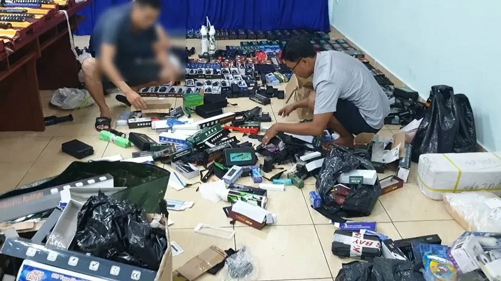 Triệt phá đường dây mua bán vũ khí, công cụ hỗ trợ lớn ở TPHCM ảnh 2 Triệt phá đường dây mua bán vũ khí, công cụ hỗ trợ lớn ở TPHCM ảnh 2