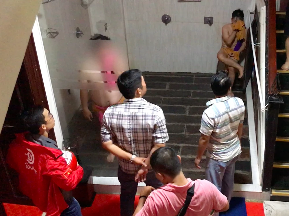 Công an kiểm tra hành chính Spa Soi9