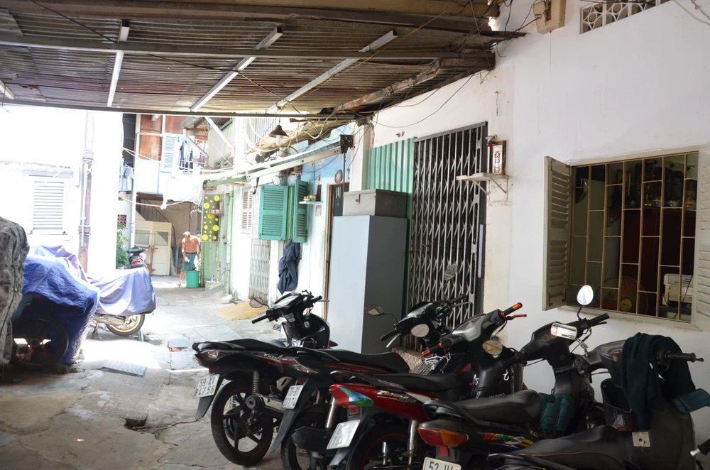 Nhóm côn đồ đập phá nhà dân, đánh 2 người phụ nữ nhập viện cấp cứu ảnh 1 Nhóm côn đồ đập phá nhà dân, đánh 2 người phụ nữ nhập viện cấp cứu ảnh 1