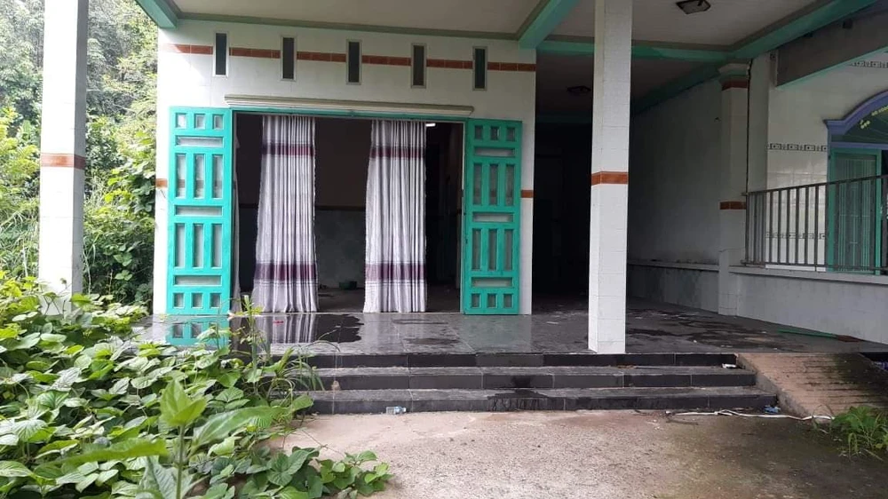 Thực nghiệm hiện trường vụ 2 thi thể trong thùng phuy ảnh 2 Thực nghiệm hiện trường vụ 2 thi thể trong thùng phuy ảnh 2