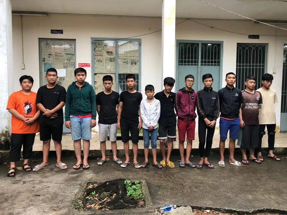 Bắt 2 băng nhóm hỗn chiến ở quận 7 TPHCM ảnh 1 Bắt 2 băng nhóm hỗn chiến ở quận 7 TPHCM ảnh 1