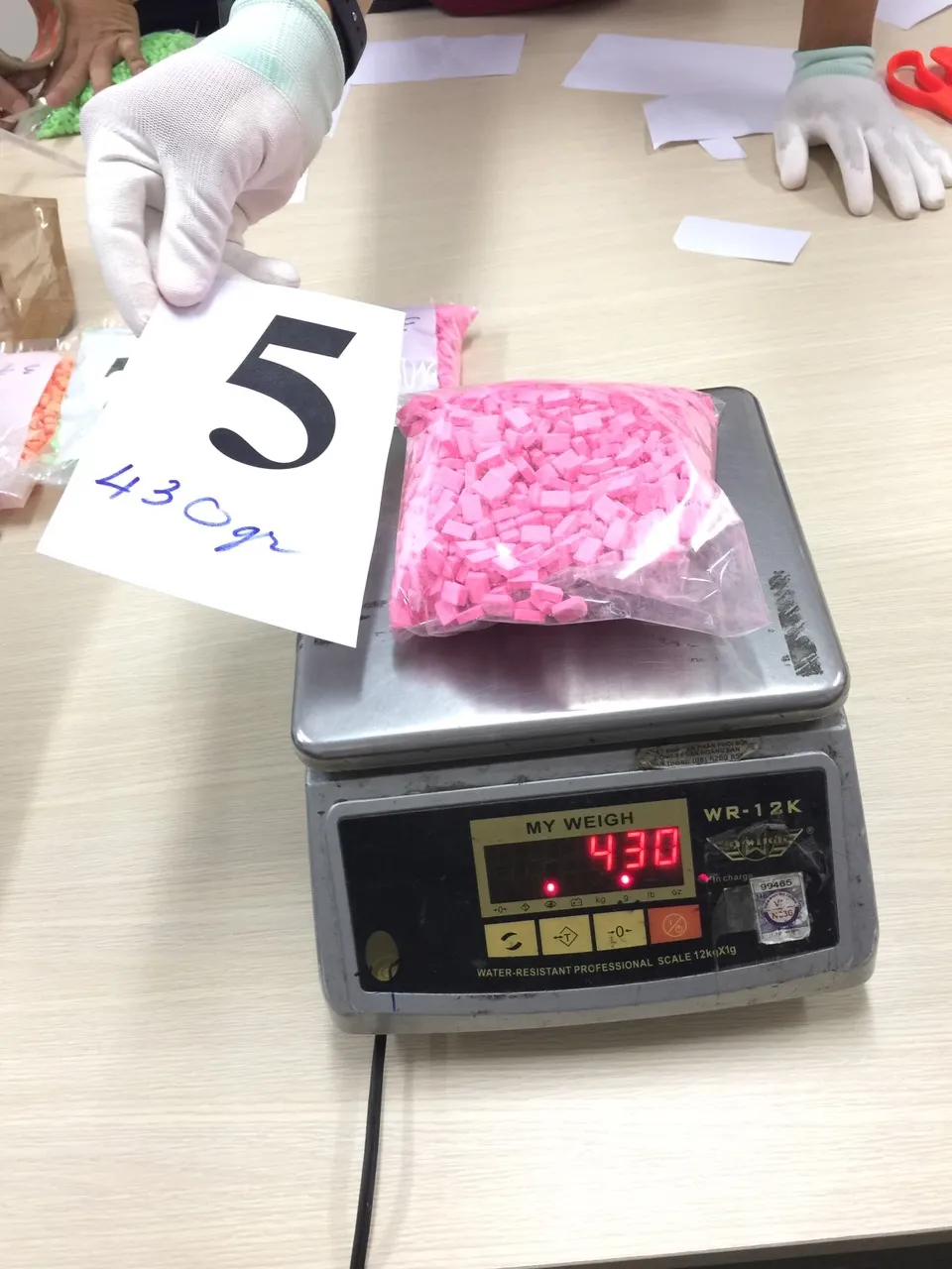Phát hiện hơn 9kg ma tuý trong bưu kiện từ Châu Âu về TPHCM ảnh 4 Phát hiện hơn 9kg ma tuý trong bưu kiện từ Châu Âu về TPHCM ảnh 4