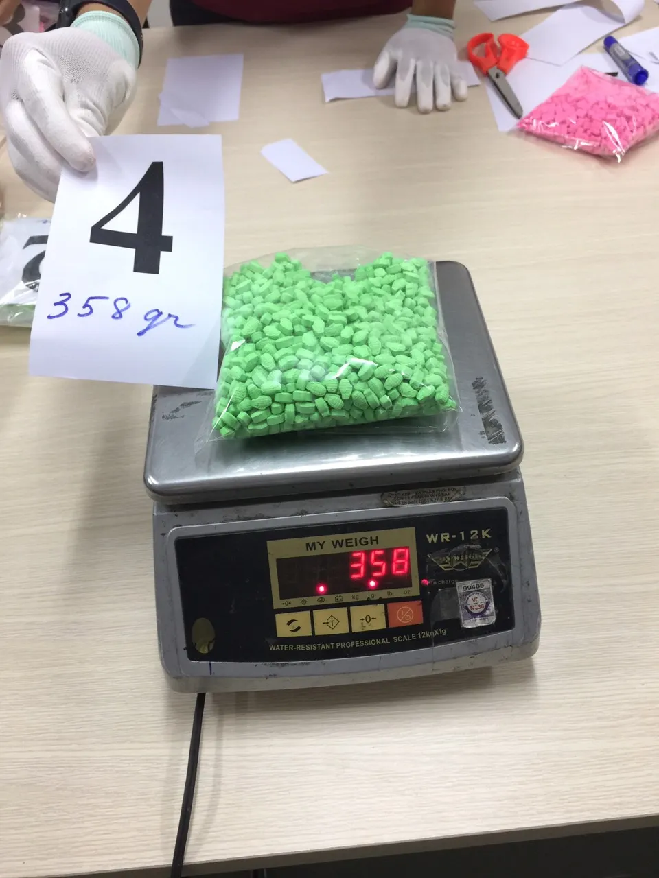 Phát hiện hơn 9kg ma tuý trong bưu kiện từ Châu Âu về TPHCM ảnh 5 Phát hiện hơn 9kg ma tuý trong bưu kiện từ Châu Âu về TPHCM ảnh 5