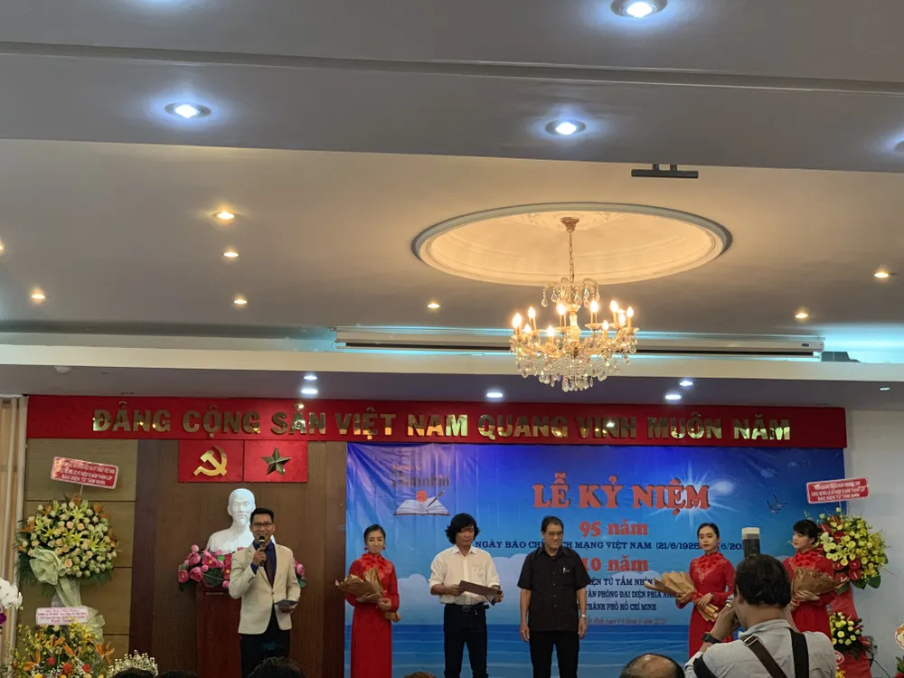 Tổng kết 10 năm đầu tư quản lý Báo Điện tử Tầm Nhìn và ra mắt văn phòng đại diện phía Nam ảnh 1