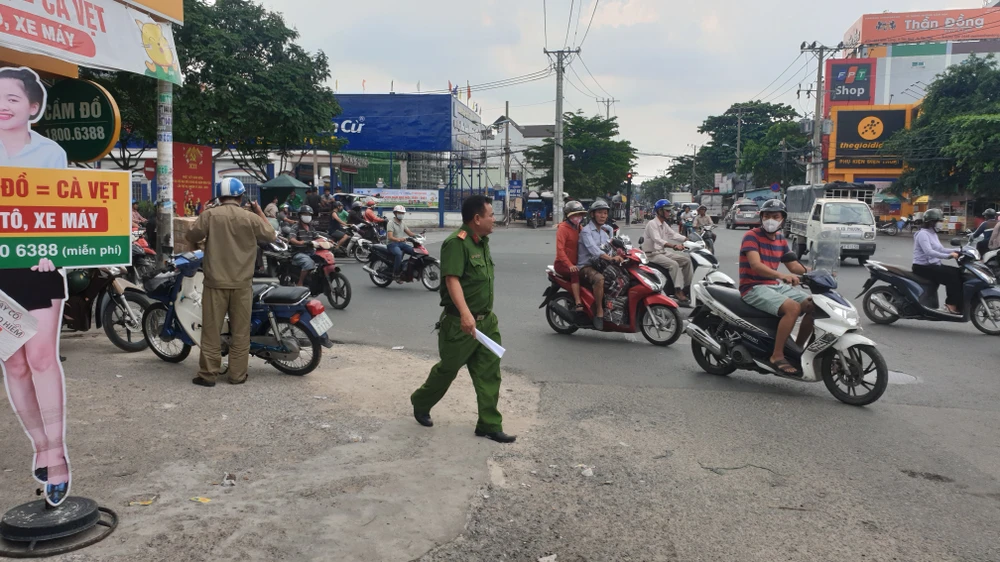 Công an khám nghiệm hiện trường