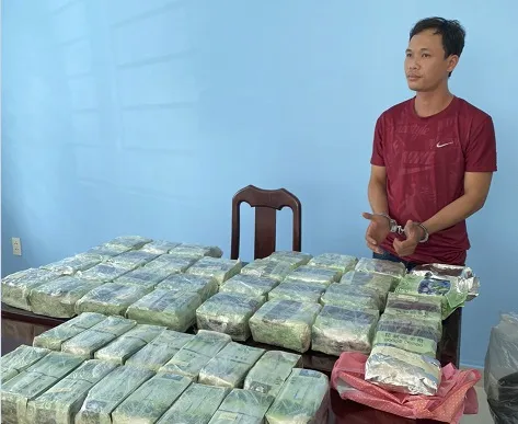 Triệt phá đường dây ma tuý thu giữ gần 90 kg ma tuý cùng nhiều vũ khí ảnh 1 Triệt phá đường dây ma tuý thu giữ gần 90 kg ma tuý cùng nhiều vũ khí ảnh 1