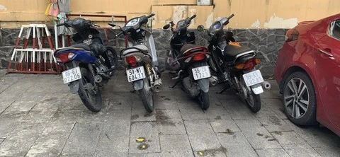 Bắt băng nhóm chuyên dàn cảnh va quẹt để trộm cắp tài sản ở TPHCM ảnh 2 Bắt băng nhóm chuyên dàn cảnh va quẹt để trộm cắp tài sản ở TPHCM ảnh 2