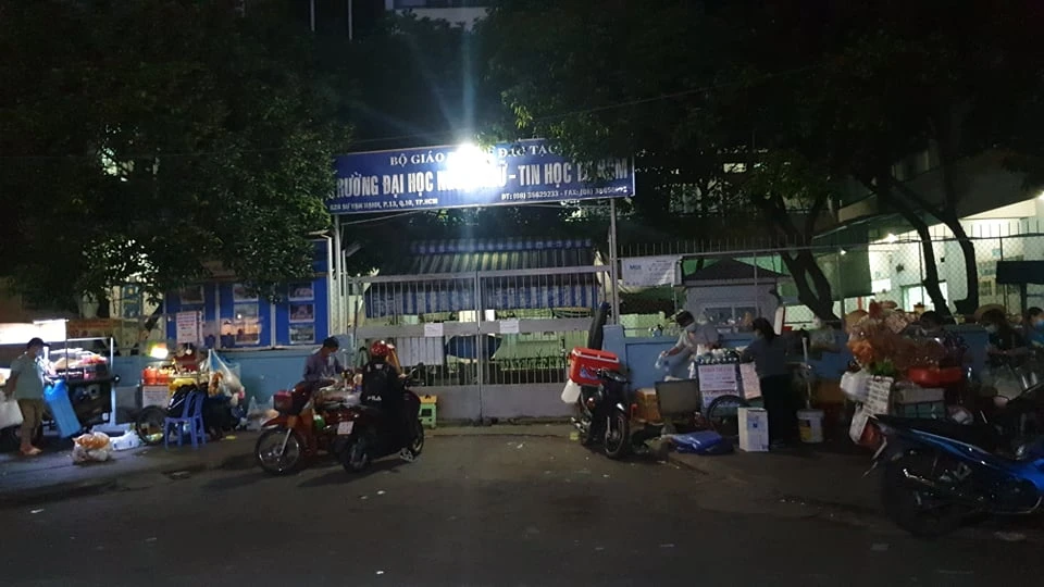 Thanh niên rơi từ tầng 6 trường Đại học Ngoại ngữ - Tin học tử vong ảnh 2 Thanh niên rơi từ tầng 6 trường Đại học Ngoại ngữ - Tin học tử vong ảnh 2