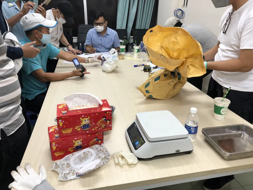 Phát hiện hơn 31 kg ma tuý trong kiện hàng nhập khẩu qua đường chuyển phát nhanh ảnh 6 Phát hiện hơn 31 kg ma tuý trong kiện hàng nhập khẩu qua đường chuyển phát nhanh ảnh 6