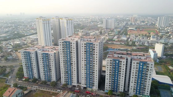 Chung cư Carina Plaza chụp lúc 7 giờ 30 sáng 23-3-2018. Ảnh: HOÀNG HÙNG 