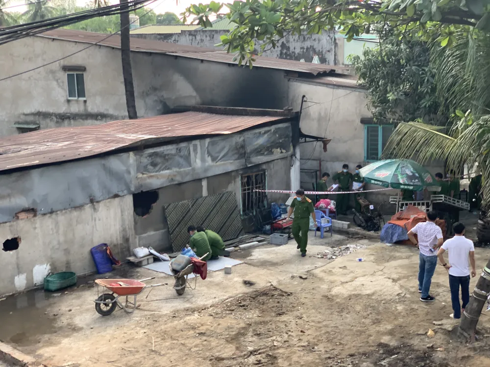 Vụ cháy khiến 6 người tử vong ở Thủ Đức: ''Gia đình nó nghèo lắm, giờ thằng chồng như người mất trí'' ảnh 3 Vụ cháy khiến 6 người tử vong ở Thủ Đức: ''Gia đình nó nghèo lắm, giờ thằng chồng như người mất trí'' ảnh 3