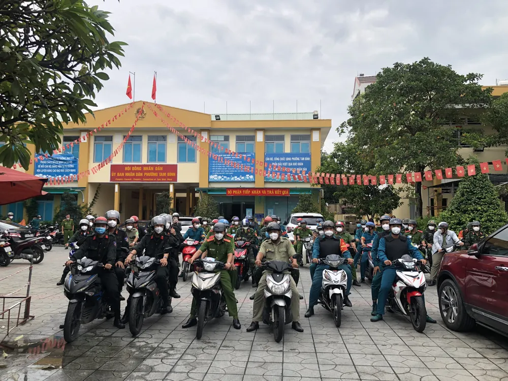 Công an TPHCM đồng loạt ra quân tuần tra, kiểm soát lưu động trong trạng thái “bình thường mới“ ảnh 6