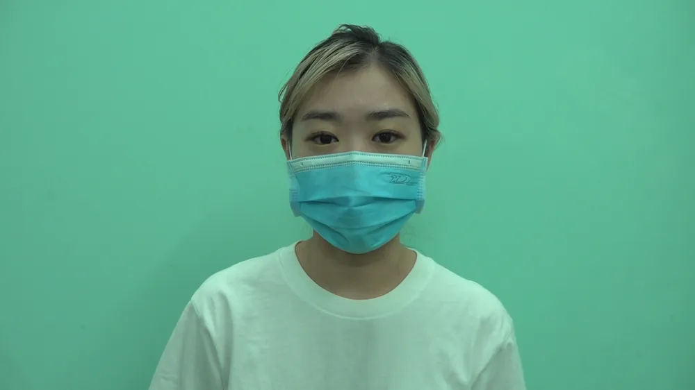 Cô gái mang quốc tịch nước ngoài trộm nhẫn kim cương ở cửa hàng ảnh 1