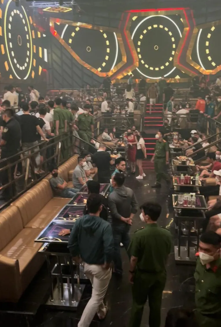 Phát hiện 50 “dân chơi” dương tính với ma túy trong quán bar ở quận Tân Phú ảnh 2