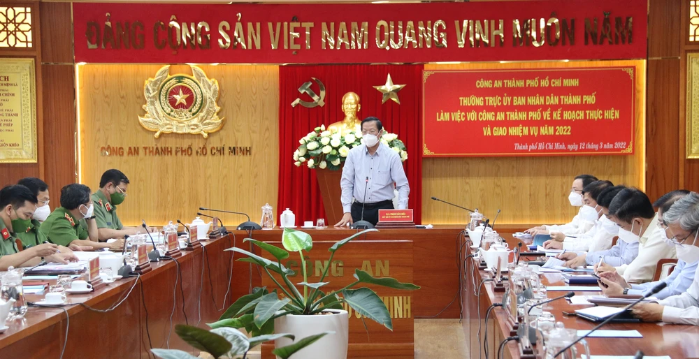 Quang cảnh buổi làm việc