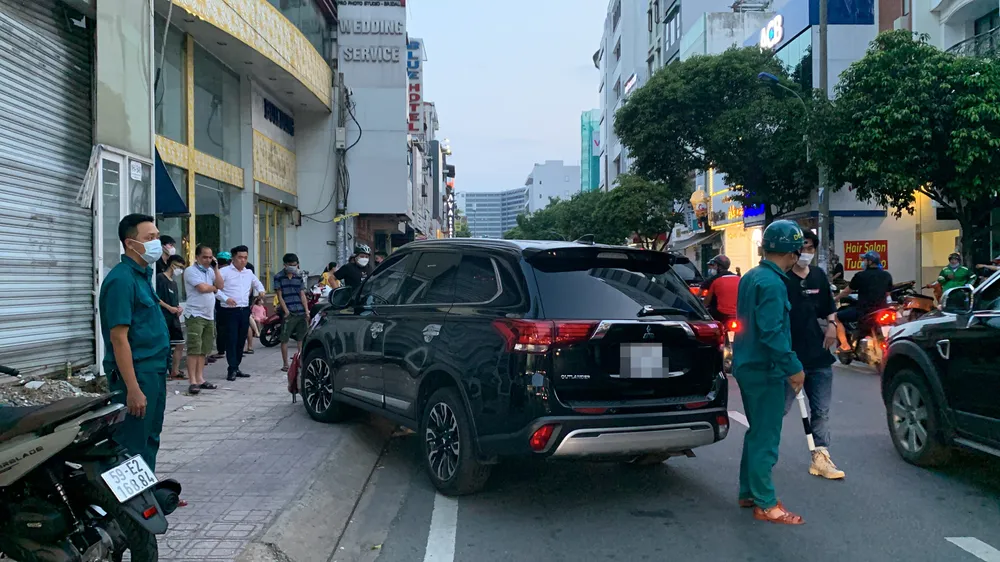 Giảng viên trường Đại học An Ninh bắt kẻ cướp giật trên đường phố ảnh 2 Giảng viên trường Đại học An Ninh bắt kẻ cướp giật trên đường phố ảnh 2