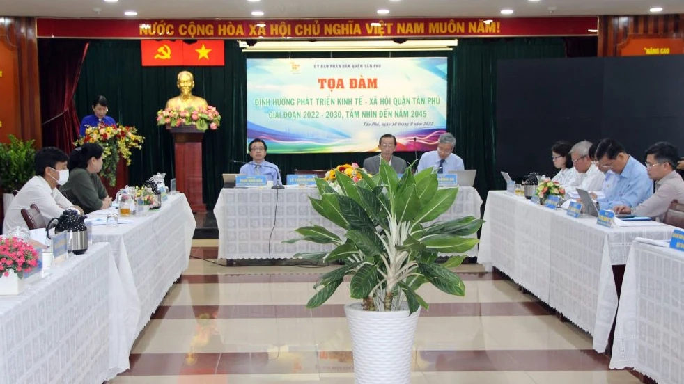 Quang cảnh buổi tọa đàm. Ảnh: TRẦN YÊN