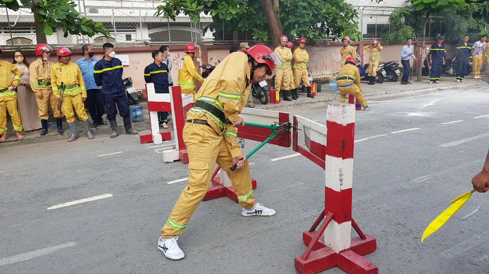 Tuyên dương 61 cán bộ chiến sĩ cảnh sát PCCC TPHCM có thành tích xuất sắc ảnh 4