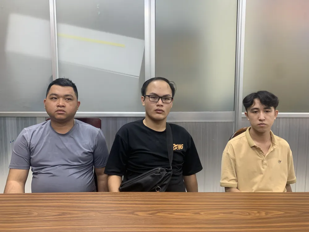Ông “trùm” đường dây mạo danh ngân hàng lừa đảo gần 4,3 tỷ đồng trong 3 tháng ảnh 2 Ông “trùm” đường dây mạo danh ngân hàng lừa đảo gần 4,3 tỷ đồng trong 3 tháng ảnh 2