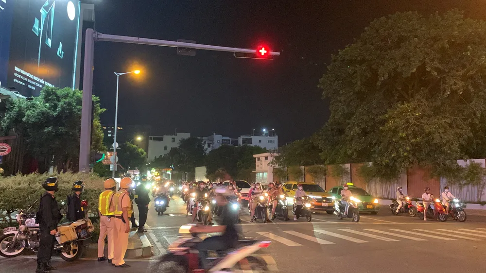 Xử lý 1.060 trường hợp vi phạm trong ngày ra quân trấn áp tội phạm ảnh 2