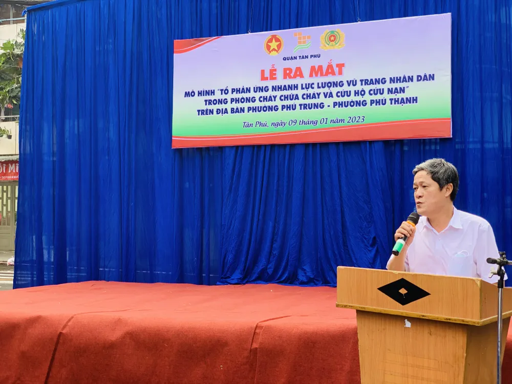 Phó Chủ tịch UBND quận Tân Phú Nguyễn Công Chánh phát biểu tại buổi lễ. Ảnh: CHÍ THẠCH Phó Chủ tịch UBND quận Tân Phú Nguyễn Công Chánh phát biểu tại buổi lễ. Ảnh: CHÍ THẠCH