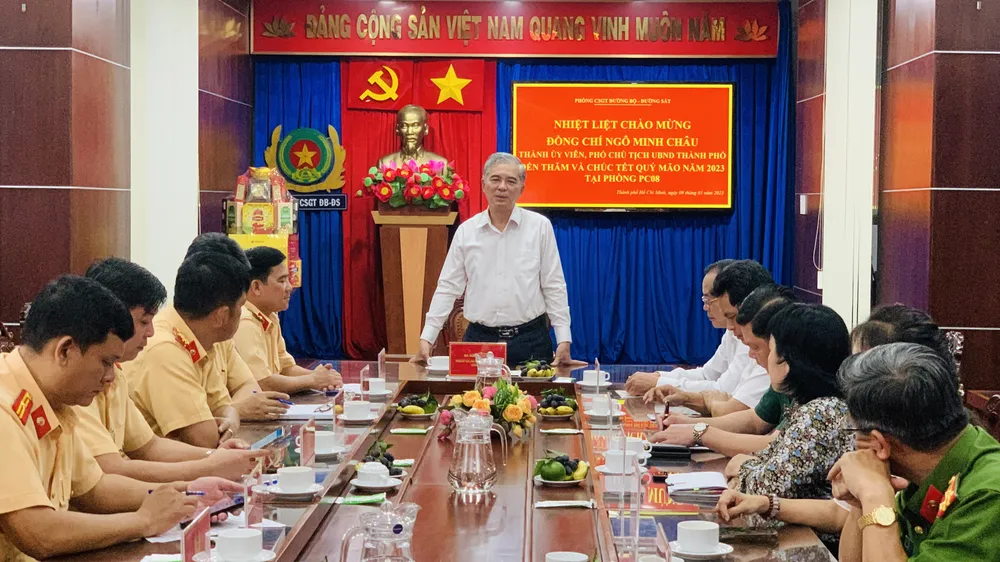 Phó Chủ tịch UBND TPHCM Ngô Minh Châu biểu dương những thành tích của Phòng PC08 trong năm 2022. Ảnh: CHÍ THẠCH Phó Chủ tịch UBND TPHCM Ngô Minh Châu biểu dương những thành tích của Phòng PC08 trong năm 2022. Ảnh: CHÍ THẠCH