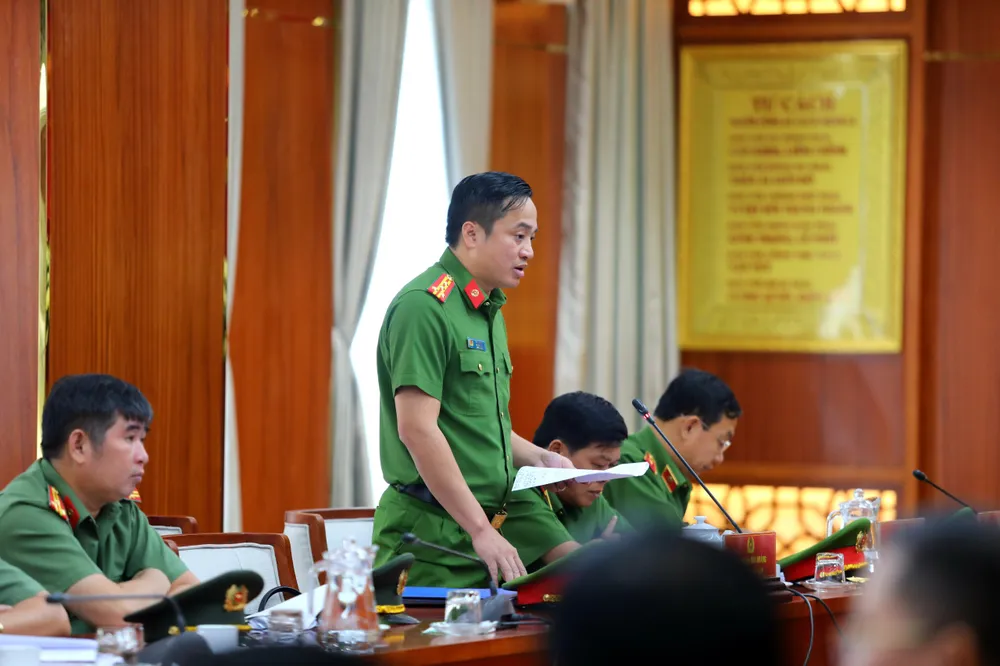 Đại tá Mai Hoàng, Phó Giám đốc Công an TPHCM phát biểu Đại tá Mai Hoàng, Phó Giám đốc Công an TPHCM phát biểu