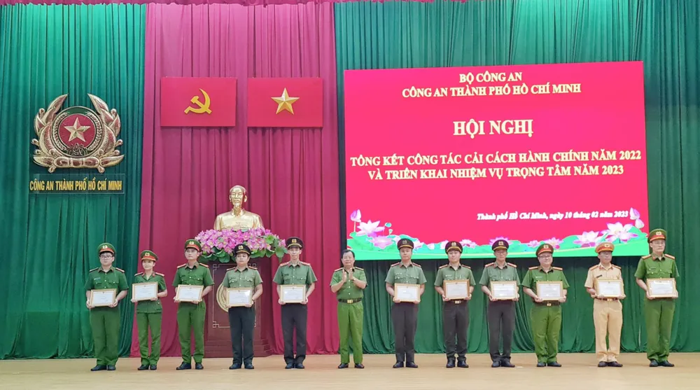 Công an TPHCM khen thưởng các cá nhân, tập thể có thành tích xuất sắc Công an TPHCM khen thưởng các cá nhân, tập thể có thành tích xuất sắc