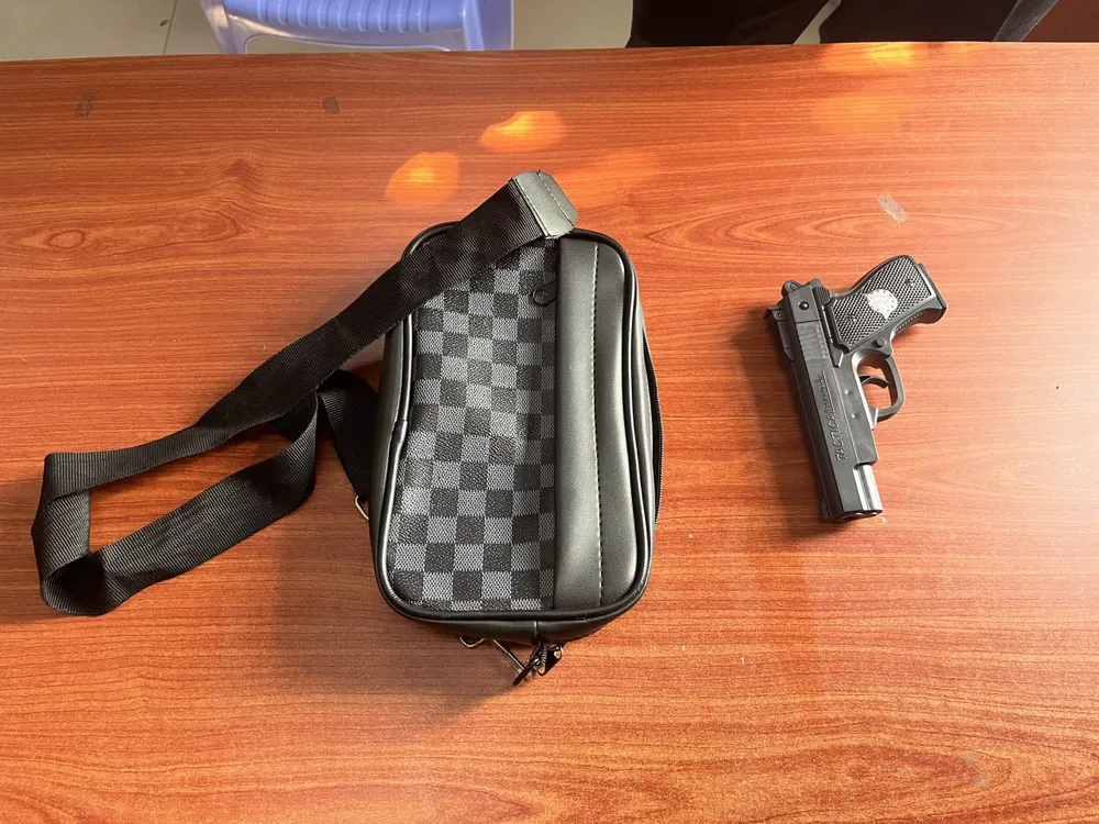 Khẩu súng đồ chơi thu giữ Khẩu súng đồ chơi thu giữ