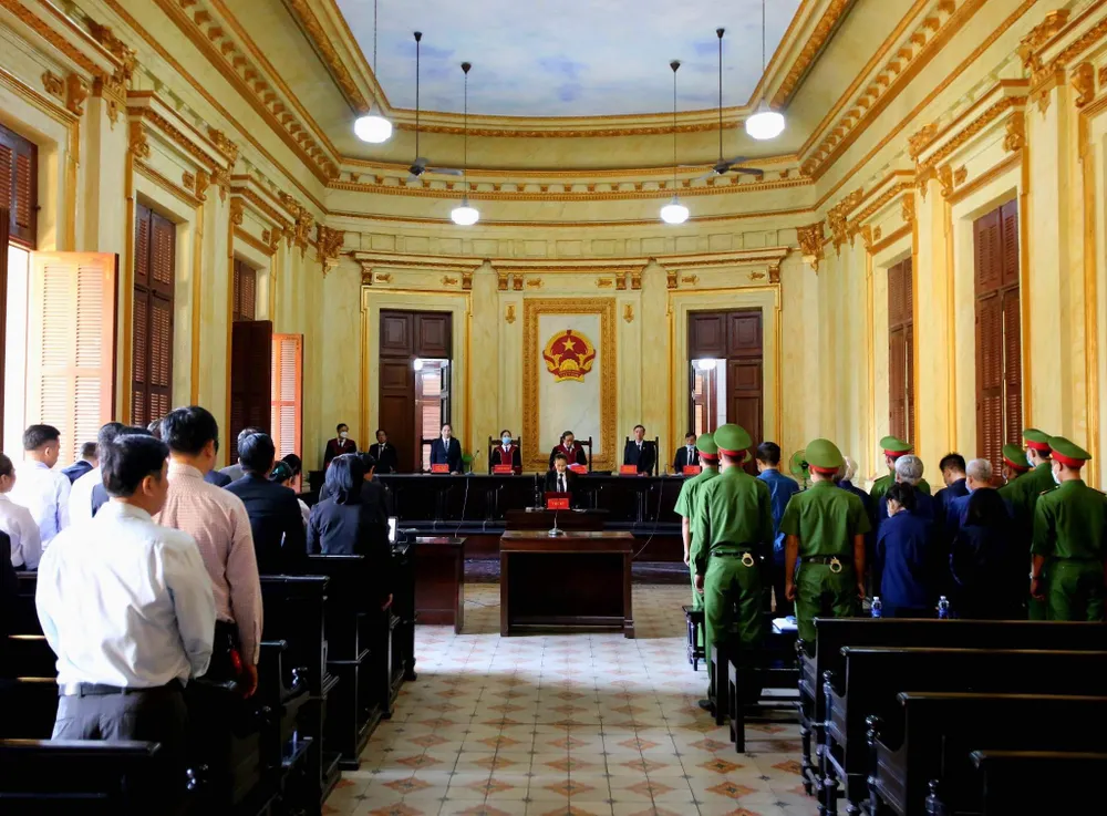 Quang cảnh phiên tòa