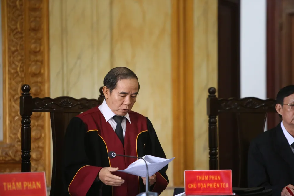 Chủ tọa phiên tòa tuyên án Chủ tọa phiên tòa tuyên án