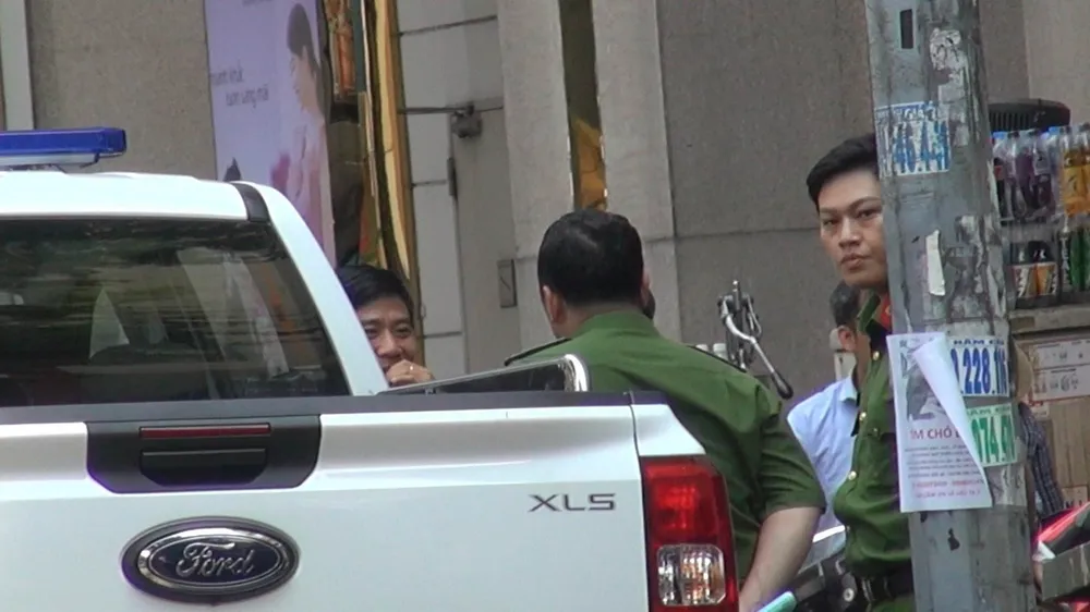 Công an có mặt tại tòa nhà Công an có mặt tại tòa nhà