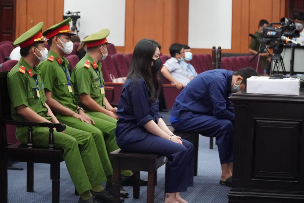 Hai bị cáo tại tòa Hai bị cáo tại tòa