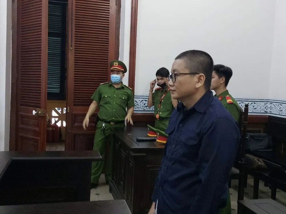 Bị cáo Đoàn Thanh Phương, cựu thiếu tá, điều tra viên sơ cấp Công an TP Thủ Đức (TPHCM) tại tòa