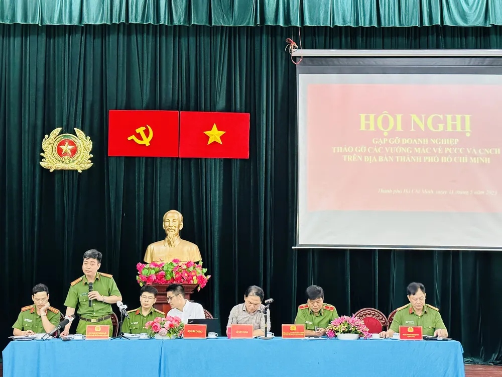 Đại diện Cục C07 trả lời các ý kiến vướng mắc của doanh nghiệp Đại diện Cục C07 trả lời các ý kiến vướng mắc của doanh nghiệp