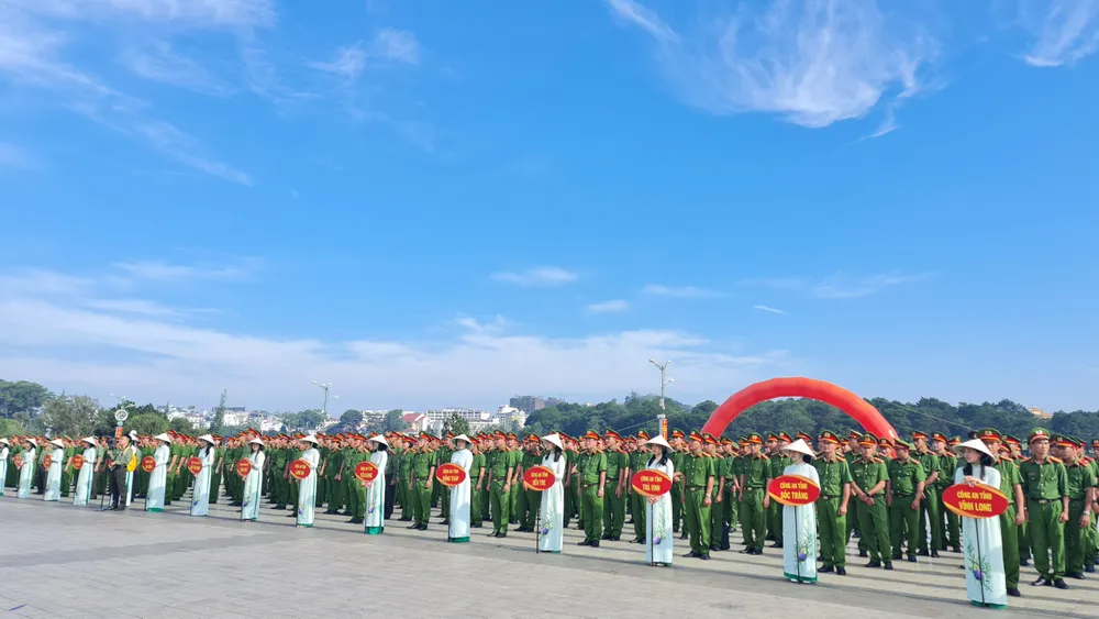 Các đơn vị tham gia hội thi. Ảnh: NGUYỄN TRANG