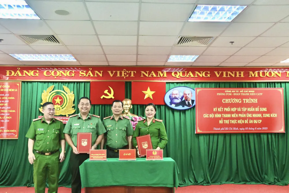 Quang cảnh buổi ký kết phối hợp