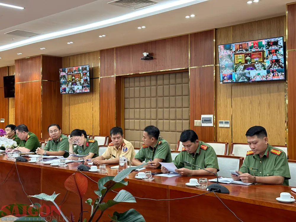 Lãnh đạo các đơn vị tham dự hội nghị Lãnh đạo các đơn vị tham dự hội nghị